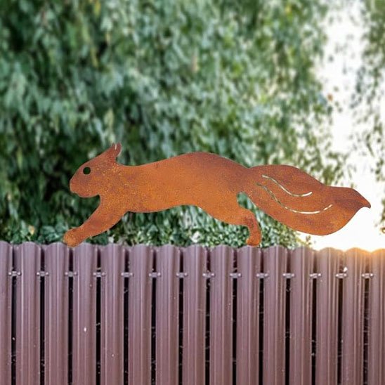 déco-jardin-écureuil-solide
